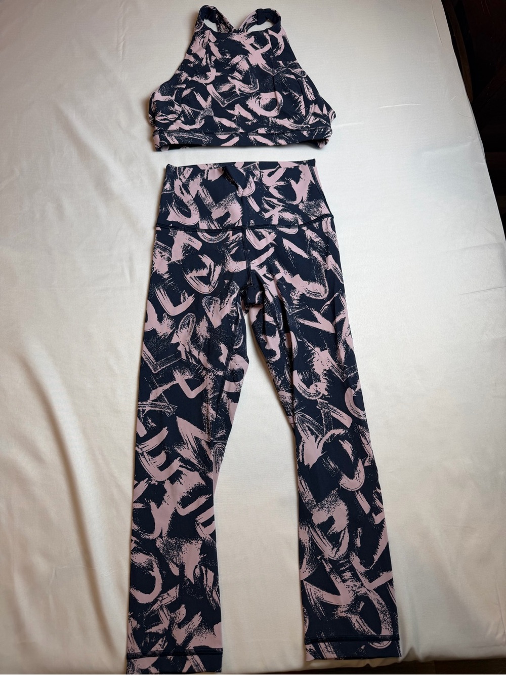 lululemon athletica Navy and Light Pink Abstract Print Sports Bra & Leggings Set